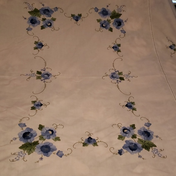 ♦️FINAL PRICE♦️Vintage Handmade Tablecloth Set - Picture 1 of 8